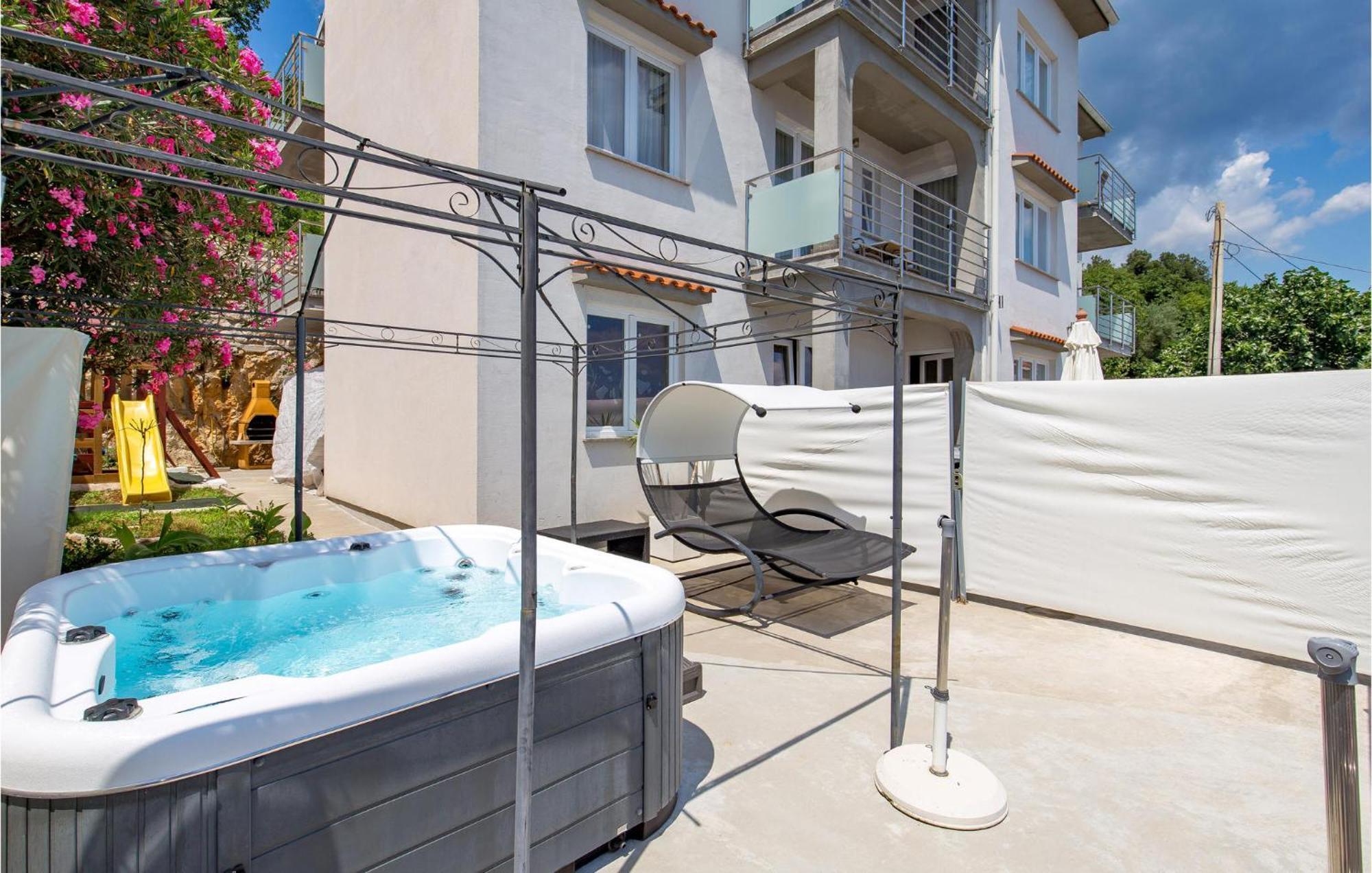Stunning Apartment In Mošćenička Draga Exterior foto