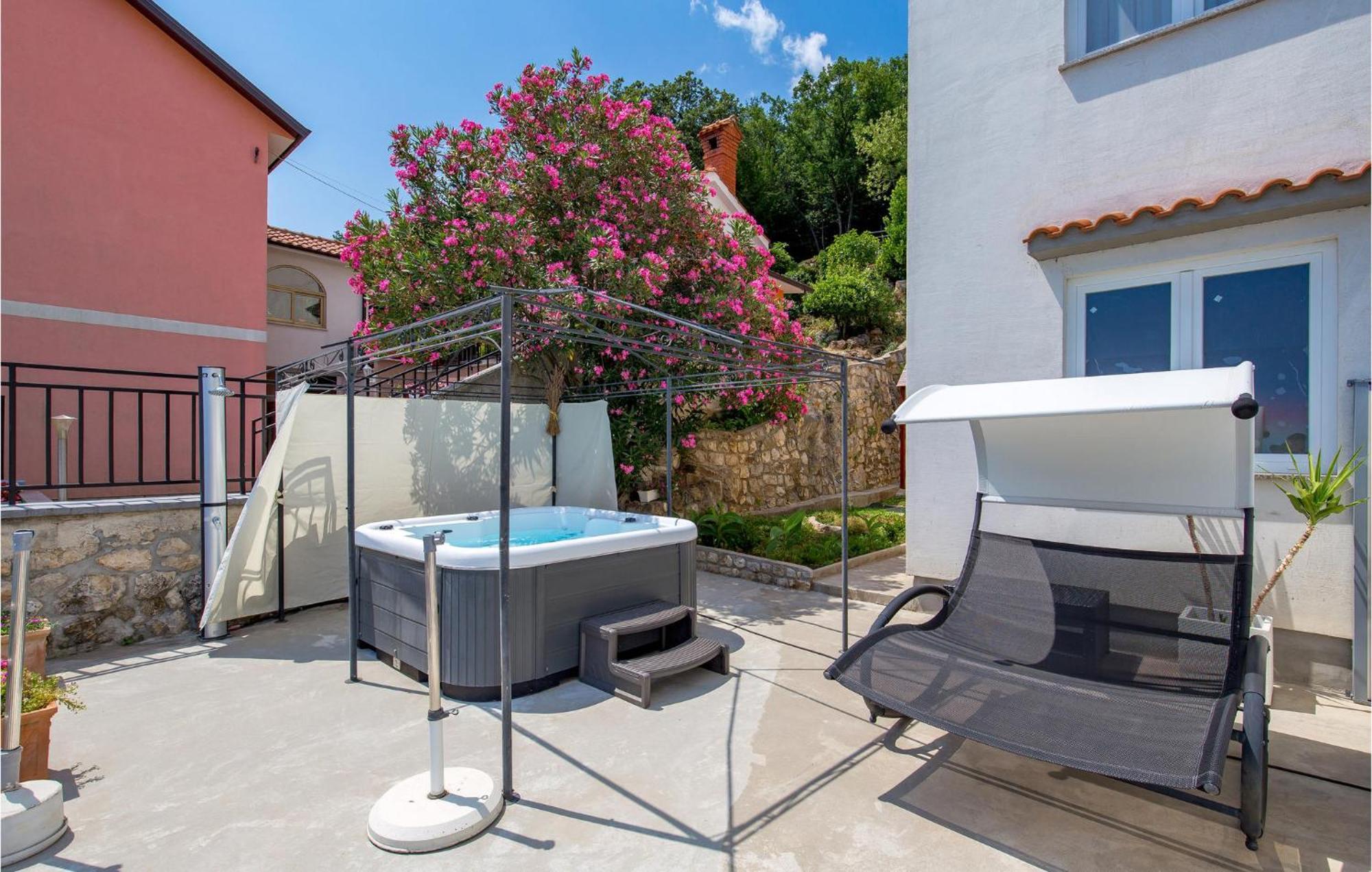 Stunning Apartment In Mošćenička Draga Exterior foto